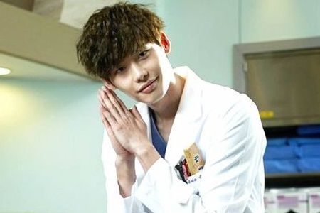 Lee Jong-suk (Doctor Stranger)