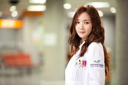 Park Min-young (Dr. Jin)