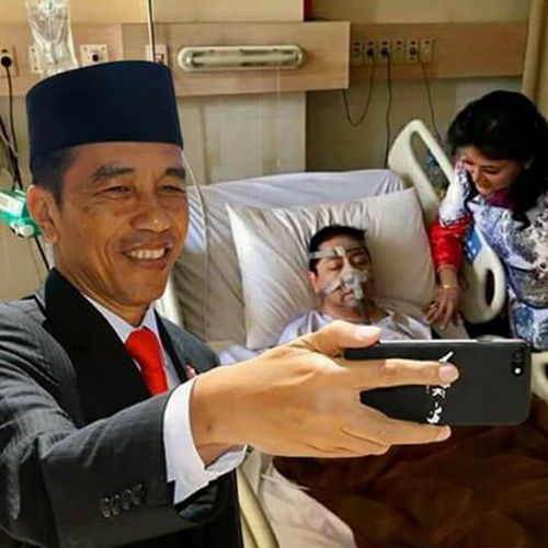Meme Jokowi Selfie dengan Setnov