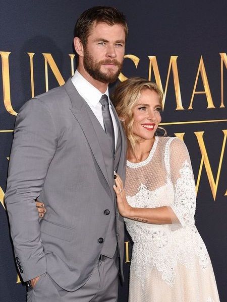 Foto Chris Hemsworth dan Istrinya