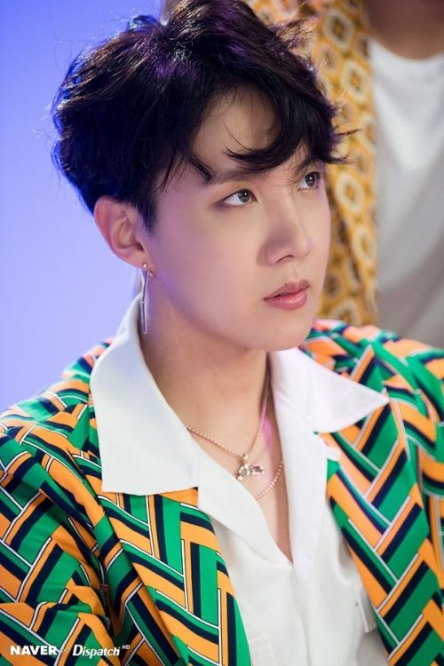 Foto Ganteng Keren Hoseok