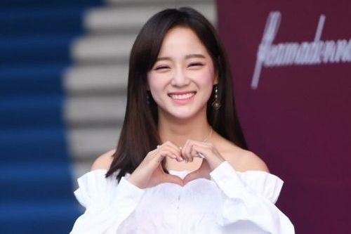 Foto Idol Korea Cantik Muda Sejeong Gugudan