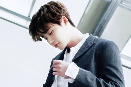 Lee Jong-suk