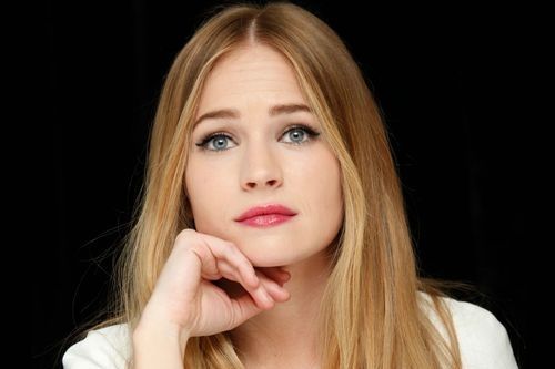 Britt Robertson