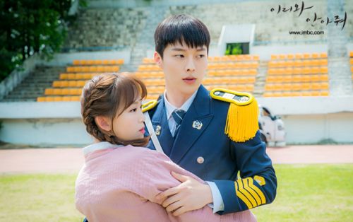 9 Drama Korea 2018 yang Pemain Ceweknya Lebih Tua dari Cowoknya – Page